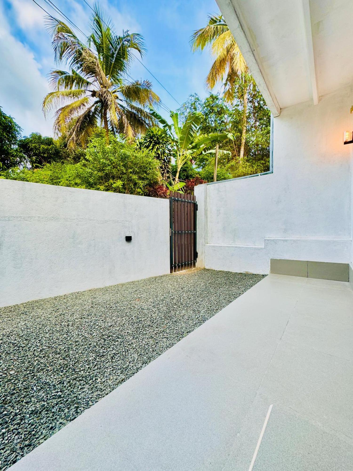 Ru Retreat Weligama Villa Bagian luar foto